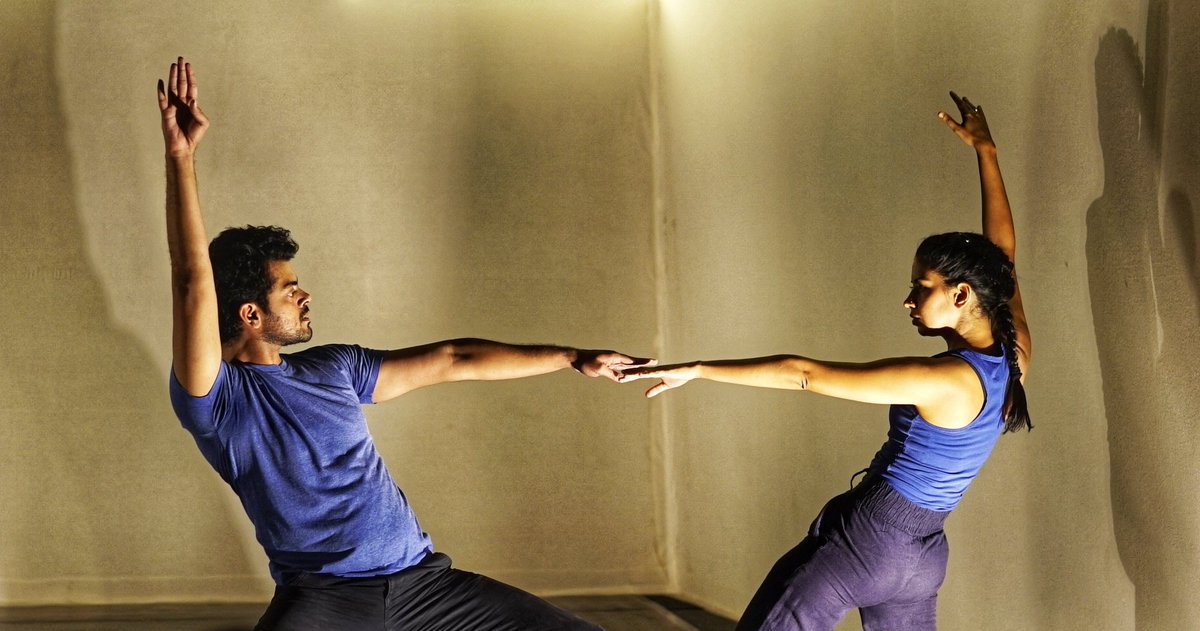 FestSerendipity's tweet photo. Say, What?
Kala Academy witnessed a transformative performance at #SAF2018 focussing on the interaction between two people, sliding between using and abandoning codified language.
#SayWhat #Theatre #Dance #AtulKumar #Beyondwords #chanceupon #SAF #Goa #BeAtSAF #ICICILombard https://t.co/qV9cdFtr9b