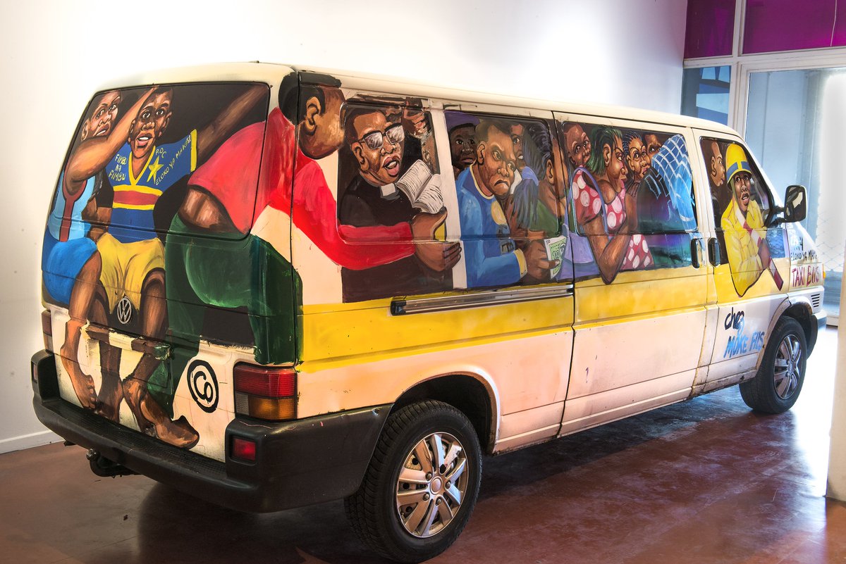 idemmag34's tweet photo. Le @miamsete se pare aux couleurs de la capitale de la République Démocratique du Congo avec l'exposition Kinshasa chroniques coproduite avec la @Citedelarchi. Discussion avec Claude Allemand, commissaire d’exposition.
📸  Pierre Schwartz
https://t.co/7DLiRSRNIc https://t.co/rATfAWjAbF