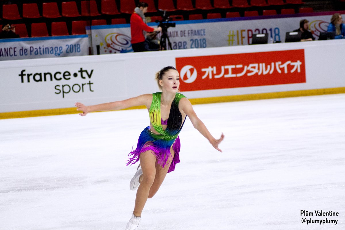 plumvalentine's tweet photo. ladies's sp practices - 23NOV2018 #MariaSotskova #МарияСотскова #IDF2018 #IPF2018 #GPFigure https://t.co/83qXqlqEV3