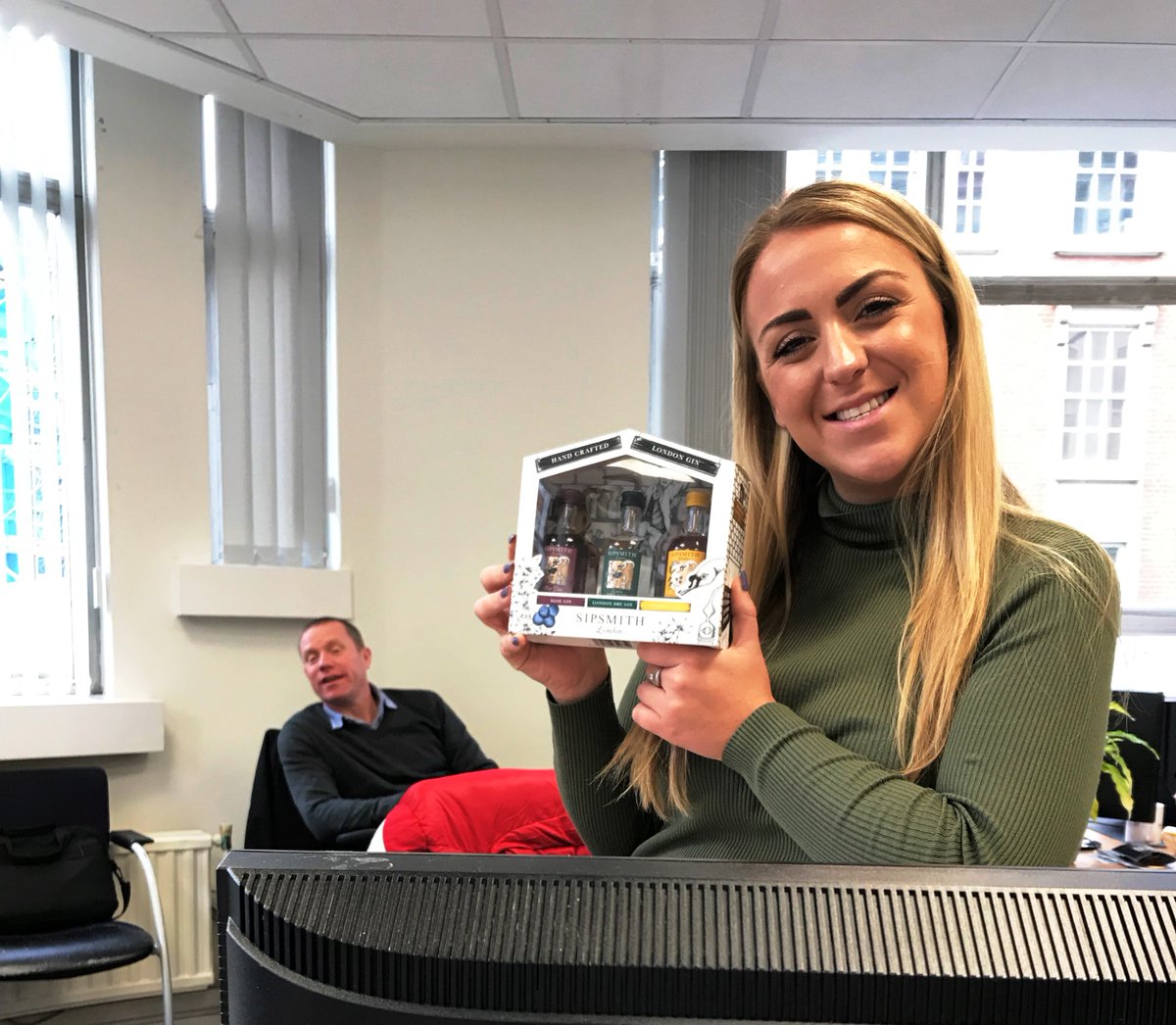 atmAd's tweet photo. #Winning How chuffed is @DP_atmAd at her @sipsmith gin win on the #atmAdTombolaTableofTreats ? There are still some prizes to be won before the Xmas break. Who and what will be next! #atmAdTTT #SipsmithsGin #hardworkpaysoff https://t.co/Z4KhXhwe0g
