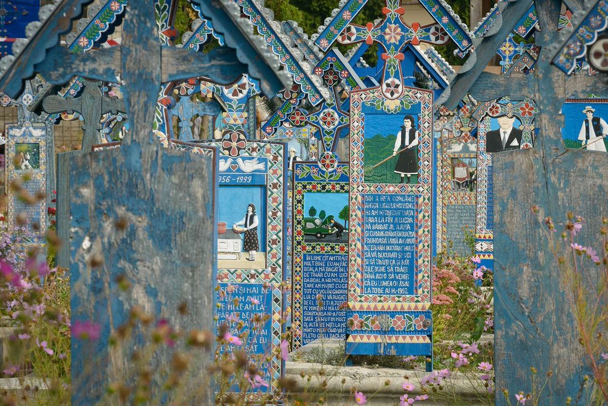 Ro_Journeys's tweet photo. 📌#Maramures can boast about a unique attraction, the #MerryCemetery in Sapanta.  Many tourists from all over the world come here each year to admire the blue crosses. #visitMaramures #visitRomania #RomanianJourneys  https://t.co/qlmZsETa3D https://t.co/PtLjFgwcz6