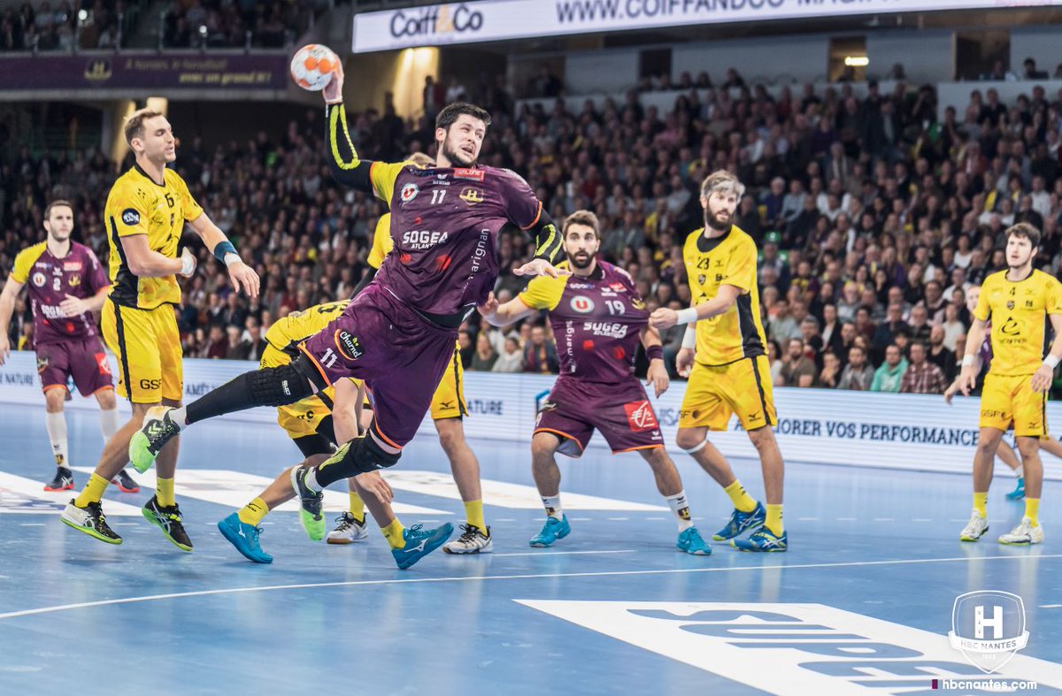 HBCNantes's tweet photo. 💥 Jour J ! Ça y est on y est ! 

🤩 Face au @psghand au Hall XXL, c'est ce soir ! Vous êtes chauds ? 🔥 

🎙 Nicolas Tournat : "Faites du bruit" Notre pivot a hâte d'en découdre. 

📝 Entretien avec Nicolas Tournat avant cette rencontre 👉 https://t.co/SiCd5MWPUY https://t.co/bX0dGPkjU3