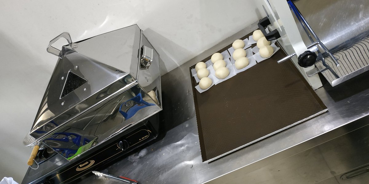 Hakakage's tweet image. Icip2 hari ini #steambun #bakpao #redbeanpaste