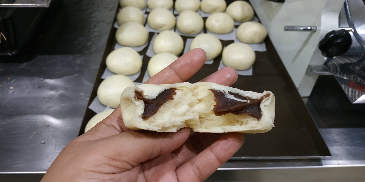 Hakakage's tweet image. Icip2 hari ini #steambun #bakpao #redbeanpaste