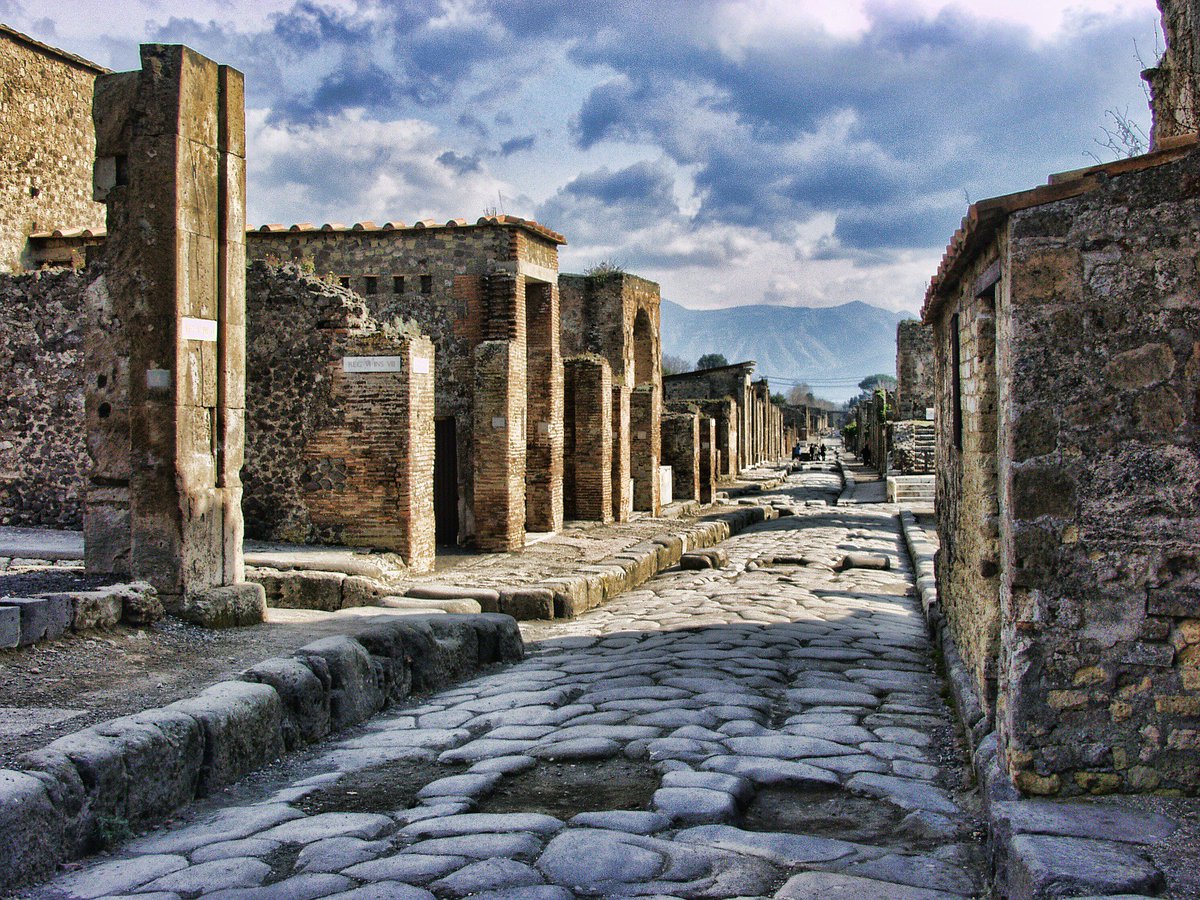 ArtPursuits's tweet photo. Undiscovered for 1,500 years, the ancient Roman city of Pompeii was unearthed by accident during the digging of a water tunnel in 1599. Real excavation didn’t begin until the 1700s, and it is now rightly the most celebrated of Naples' ancient sights. https://t.co/l0u0pTlEO7 https://t.co/SUuVQbE76i