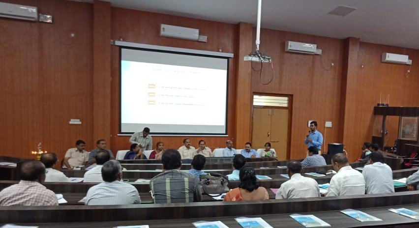 APSmartVillage's tweet photo. #SVSWDistrictWorkshop was conducted successfully in @anantapurgoap today. All district officials &amp; Partners attended the session and discussed about opportunities for collaboration to develop more #SmartVillages and #SmartWards.
@AndhraPradeshCM @naralokesh @CollectorAnanta https://t.co/cSUkjPVub5