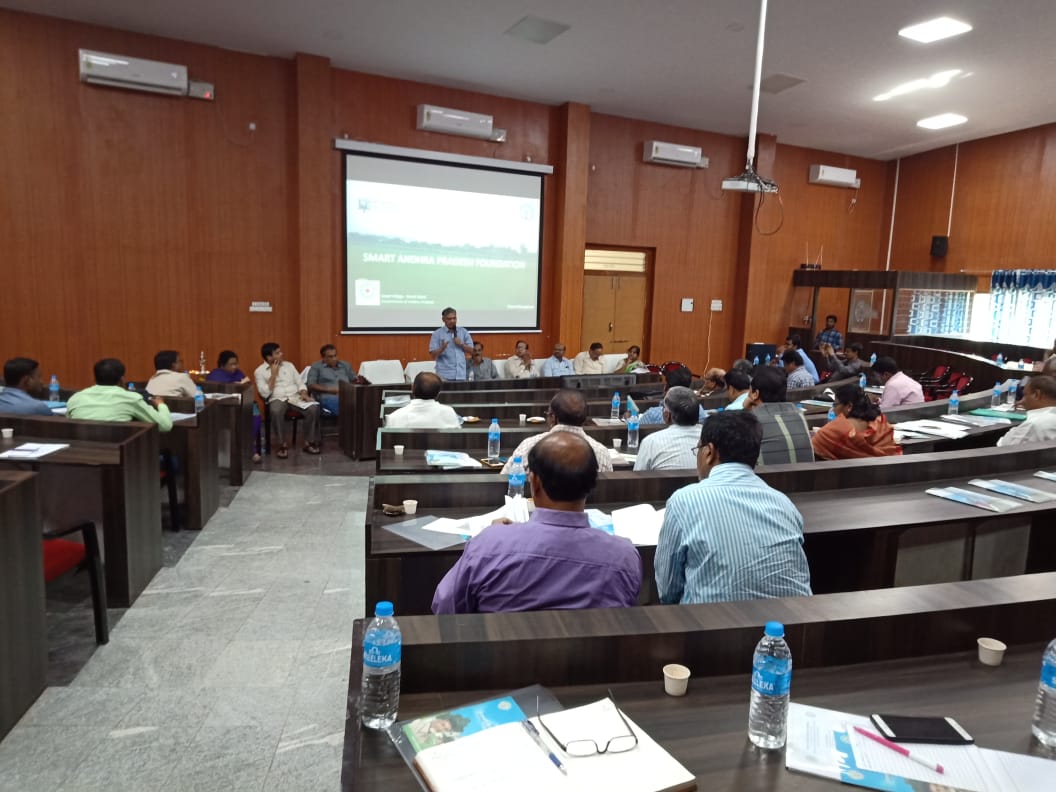 APSmartVillage's tweet photo. #SVSWDistrictWorkshop was conducted successfully in @anantapurgoap today. All district officials &amp; Partners attended the session and discussed about opportunities for collaboration to develop more #SmartVillages and #SmartWards.
@AndhraPradeshCM @naralokesh @CollectorAnanta https://t.co/cSUkjPVub5