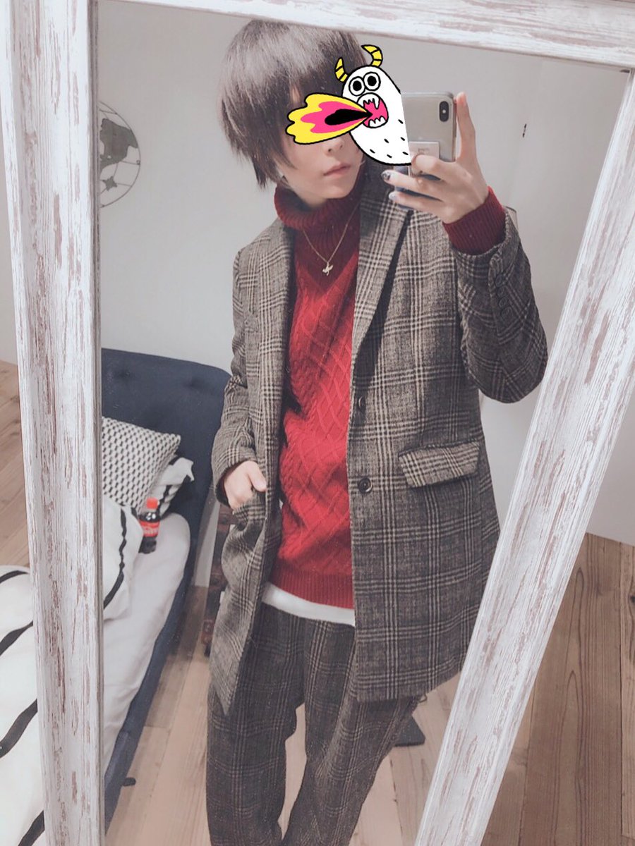 冬服コーデ！

私服に赤をさすのって結構難しいけど、好き
セットアップかわよ💯

今日は武道館ワンマン「Loveletter from Moon」のライブDVD&Blu-rayのフラゲ日！！
すでに感想が届いてて嬉しいね、あまつきくん👼♨️