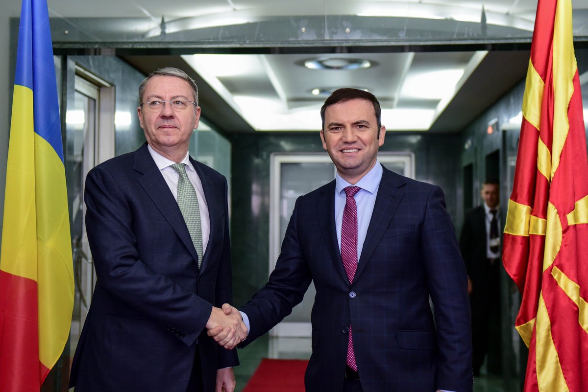 Bujar_O's tweet photo. Pleased to host George #Ciamba, 🇷🇴 Minister Delegate for European Affairs at the premises of @secretariat4eu, whose visit, less than a month ahead of taking rotating 🇪🇺 presidency, clearly depicts 🇲🇰 perspectives towards #EU https://t.co/v5hYZp9a2F