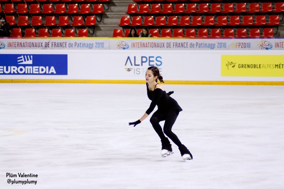 plumvalentine's tweet photo. ladies's sp practices - 23NOV2018 #EvgeniaMedvedeva #ЕвгенияМедведева #Zhenya #IDF2018 #IPF2018 #GPFigure https://t.co/QtV3hPkpTt