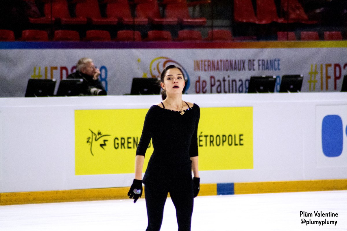 plumvalentine's tweet photo. ladies's sp practices - 23NOV2018 #EvgeniaMedvedeva #ЕвгенияМедведева #Zhenya #IDF2018 #IPF2018 #GPFigure https://t.co/LLLEQkgQ7k