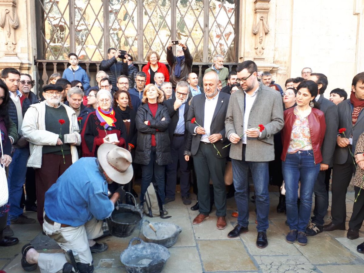 El batle Emili Darder i el president de la Diputació Jaume Garcies Obrador ja tenen una Pedra de la memòria