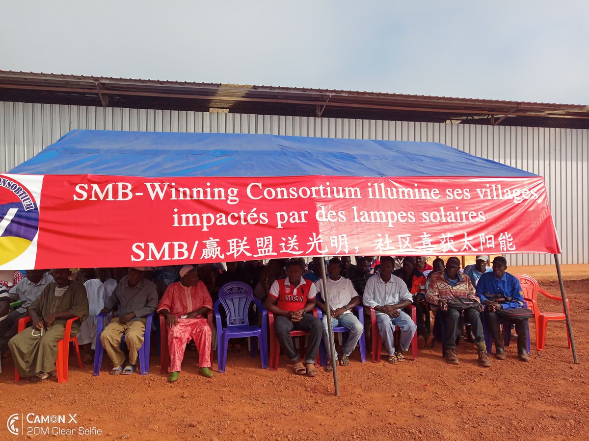 keitus14's tweet photo. Remise ce mardi matin de 3.000 kits solaires soit 3000 ménages en équipements d'éclairage pour les Communautés.
#Dapilon
#Katougouma
Phase test.
#RSE https://t.co/s8q0qKNcMP