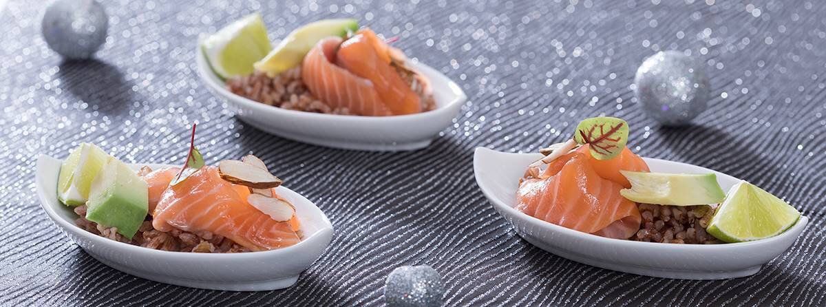 A #Capodanno va il rosso... anche a tavola. Perciò, anche il riso si colora e diventa rosso con <a href="/Chefdeg/">Stefano De Gregorio</a> che ti insegna a preparare un finger food perfetto per un cenone a casa con gli amici.
saporie.com/it-it/riso-ros…