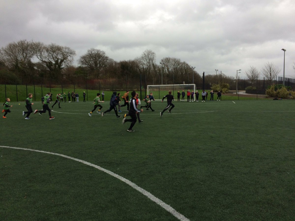 ArchbishPE's tweet photo. Year 8 @archbishilltud vs @Non_House #WinterGames2018 https://t.co/Z9djPRrLja