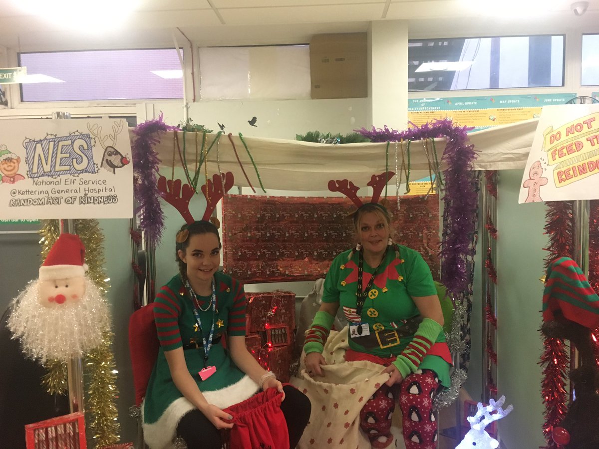 Rainbow_wings7's tweet photo. Random acts of kindness today from the Natipnal Elf Service! Pop down to the Staff Xone and pick up your goodie from one of our lovely elves @LoonybinDK @SusannaNewing @KettGeneral #teamKGH https://t.co/yLhBEdNqQB