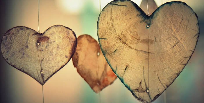 #salı 

    Pinokyo çoğularına göre Yalanın sembolüdür...

     Bana göre İnsan olma çabasını temsil eder.....
    
  Bazı odunlarda deneseler keşke..