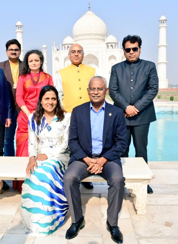 ptshrikant's tweet photo. His Excellency President of the Republic of Maldives Mr.@ibusolih visited the Taj Mahal. Accompanied him during the visit. @UPGovt @BJP4UP @BJP4India https://t.co/1zgfbVyBQA