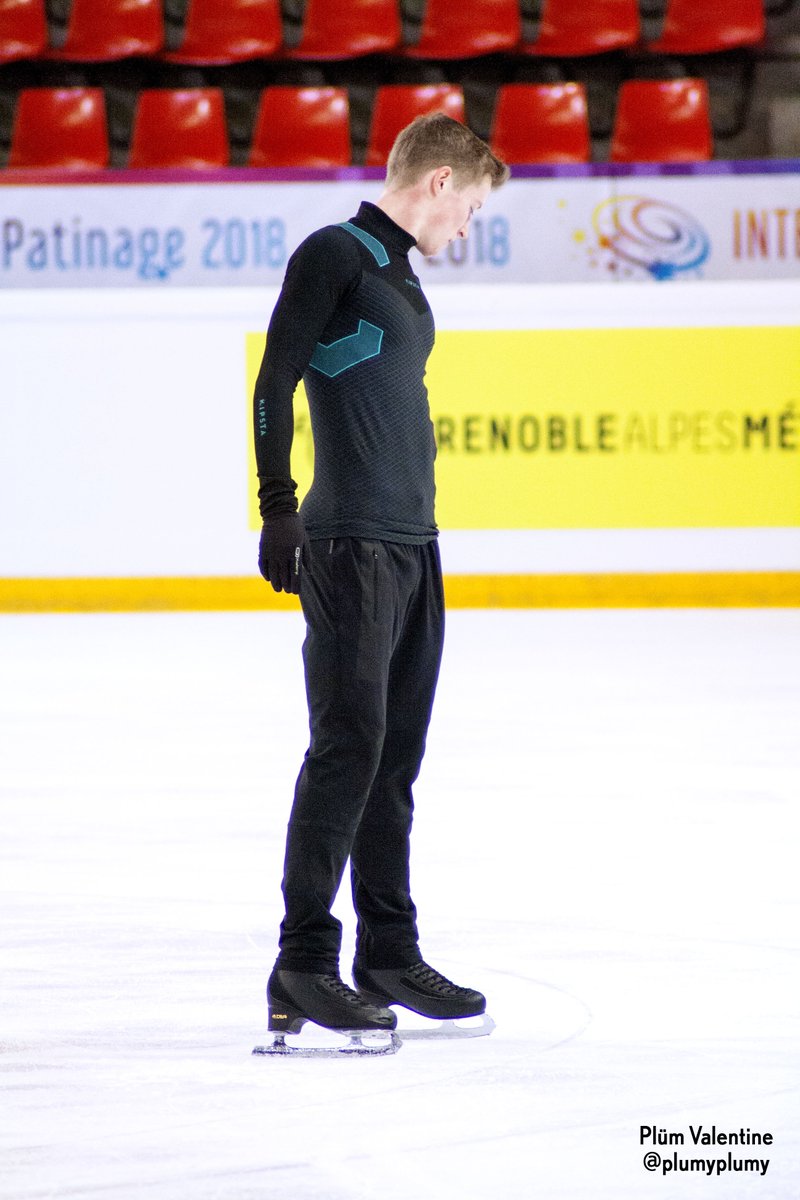 plumvalentine's tweet photo. men's fp practices - 24NOV2018 #AlexanderSamarin #АлександрСамарин #IDF2018 #IPF2018 #GPFigure https://t.co/JhlvUyuOzC