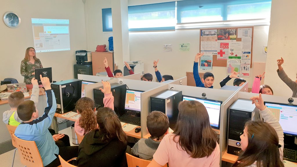 Aurora_Barrero's tweet photo. Estuvimos celebrando las #HourOfCode con niños y niñas de los concejos de Onís y Cangas de Onís en sus #CDTLs @cast_asturias Gracias a @citipa @coiipa @impulsotic por hacerlo posible #Horadelcodigo https://t.co/9AdPGxgqC5