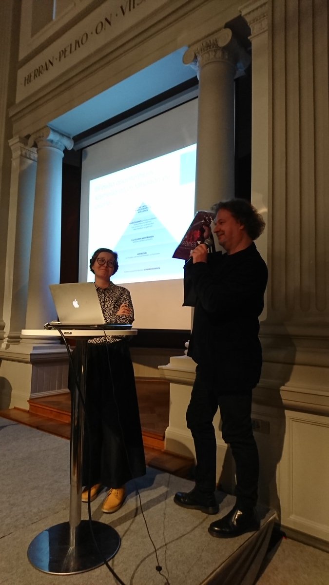 KokeNet's tweet photo. VTT Taina Meriluoto kysyy puheenvuorossaan miksi kokemusasiantuntuja on asiantuntija? Hän suhtautuu kriittisesti siihen että kokemusasiantuntijoita "hyödynnetään" vain siksi että se on muotia. Kokemusperusteella työskentelevillä tulisi oikeasti olla mahdollisuus vaikuttaa. https://t.co/7QJGv0MMPV