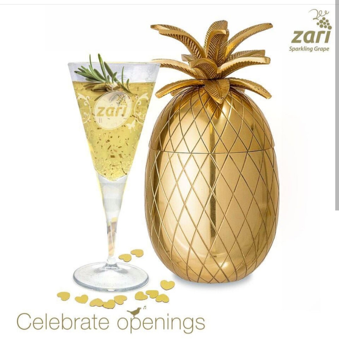 Zari_Zero's tweet photo. The perfect drink for the summer holidays! Enjoy chilled in elegant glassware for events, celebrations and stylish dinners #AlcoholFree #HolidayTime #CelebrateOpenings #ZariGrape https://t.co/WzF55SBA5y