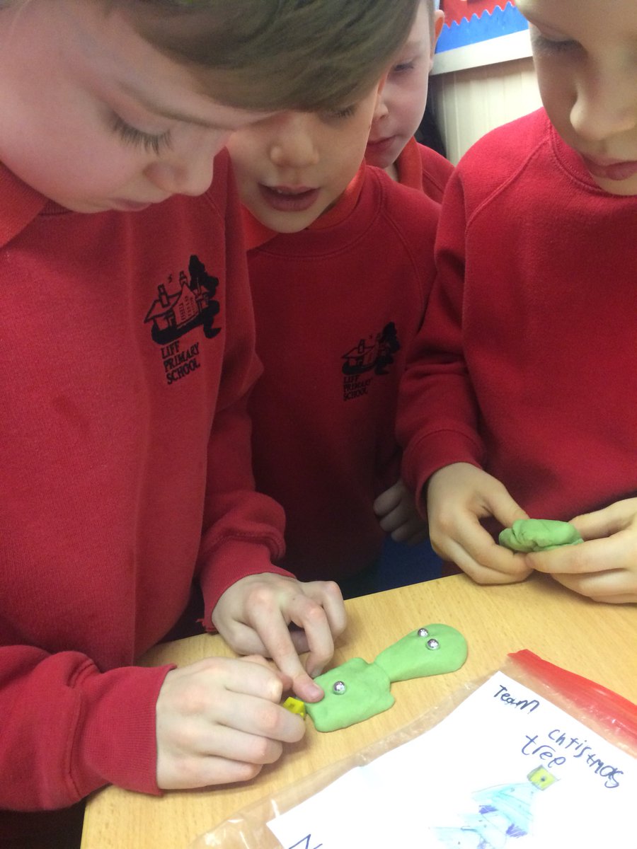 LiffPS's tweet photo. Team Christmas Tree pitching their enterprise project to #ProudHT. They could tell me: ‘We are learning to be a team’ ‘We are learning to use money’ ‘We are learning to communicate’. Well done boys 👍🏻 #LiffLearningLegends https://t.co/ohI976rGVB