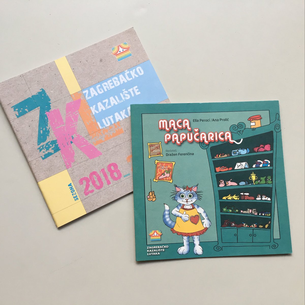 MaternelleZG's tweet photo. Ce matin nous sommes allés avec nos amis de l‘école allemande voir la pièce de théâtre „Maca Papučarica“ ! #Langage #Croate #Amitie #Theatre #FISZ #DISZ #Eurocampus #Maternelle https://t.co/CejdkKLLfl