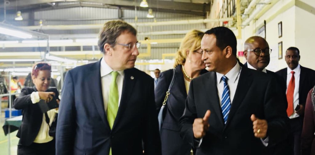 fitsumaregaa's tweet photo. UNDP Administrator Achim Steiner appreciated the industrialization strategy of #Ethiopia &amp; pledged his support during his visit to the top 2 employers &amp; exporters-Shints Garment &amp; George Shoe in Bole Lemi Industrial Park. Workers dormitories are also under construction! @ASteiner https://t.co/Vv4to9AAwK