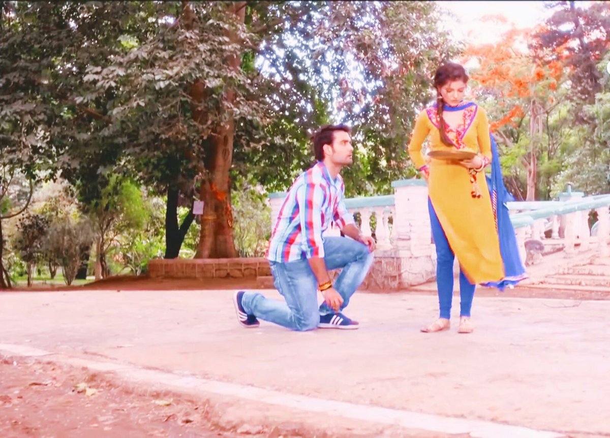 PareezaySheikh's tweet photo. Such parallels 😍💕

@VivianDsena01 @RubiDilaik
#HaYa #VivianDsena #RubinaDilaik #Shakti https://t.co/SVfwHeWmLY
