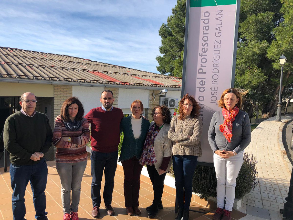 Desde el CEP de Antequera, guardamos un minuto de silencio en memoria de la profesora Laura Luelmo. Nuestras condolencias a la familia y amig@s.
#TodasSomosLaura #NiUnaMenos