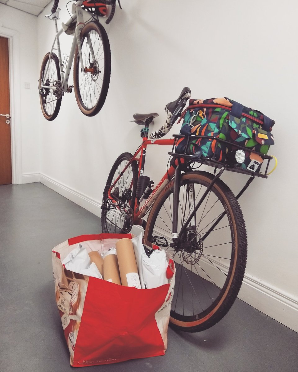 VictoryChimp's tweet photo. Loading the post bike for 1 of 3 post runs to get your last xmas deliveries out today. Order by 3pm UK to catch Ape Santa on time. Service Course open until Thursday for click+collect.
#VCServiceCourse https://t.co/edDX5pmiW0