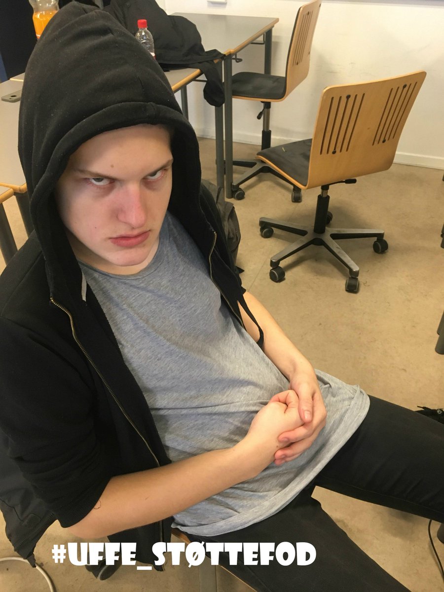 KurtStoettefod's tweet photo. Nu den gal igen! -_-
I dag kom min søn 2 minutter for sent i skole begrund af trafikuheld på motorvejen, Min søn Uffe Støttefød fik fuld fravær.
Jeg syntes ikke det er okay hvordan den nye Gymnasium reform er lige nu, 
det skal ændres! 
#Sur #dkpol #News #dkmedier #uddpol #uffe https://t.co/dmD2xCPzOo