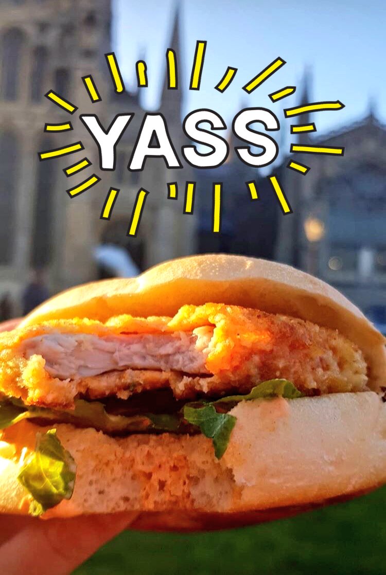 🎄L A S T C H A N C E 🎄 Don’t miss your last chance to taste our YUM before Christmas HERE this week: THU | @ThirstyCamb 6-9pm FRI | @wyldeskybrewing Linton 6-9pm (DEBUT) 🇦🇹🍔🍟🍻 #schnitzel #treatyoself #cambridge #linton #festive #treats #streetfood #IfYouKnowYouKnow #yum