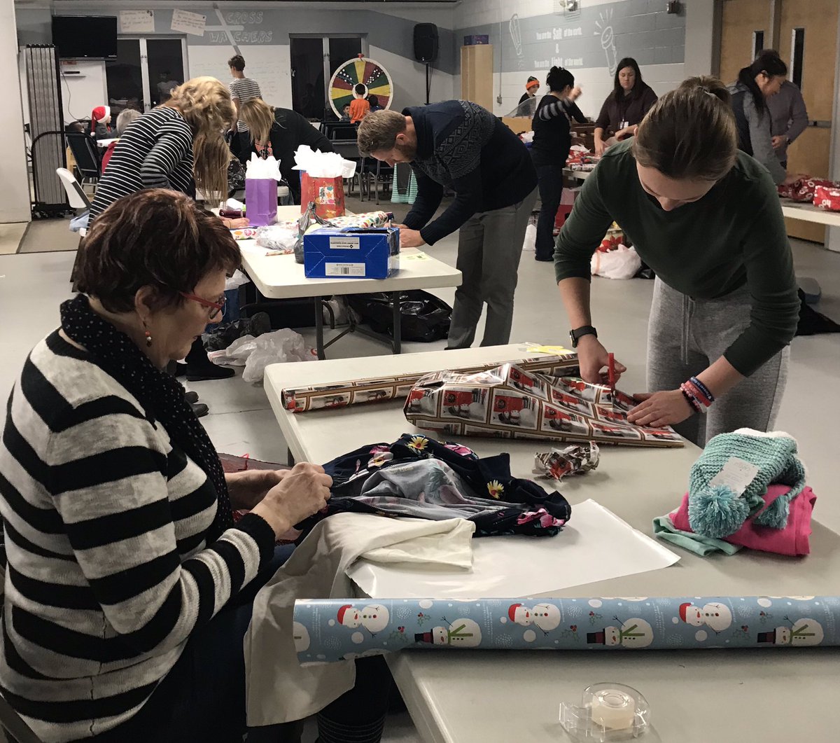 WLETigers's tweet photo. That’s a wrap! Thank you @WLETigers, Lynch &amp; Sons, @LakesBible Church for joining together to support our families! We appreciate your love &amp; generosity! @wle_pta @tjlynchjr #wleced @WalledLkSchools https://t.co/pPthP5l4Vv