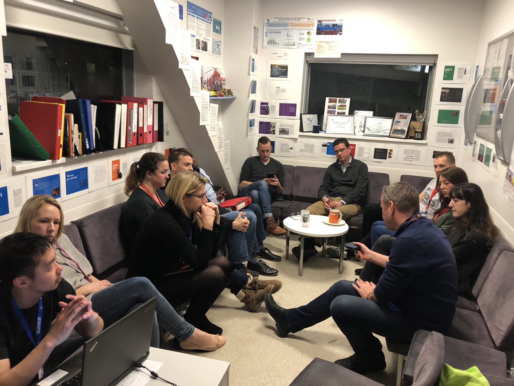 Fab ‘CPC’ meeting yesterday on helipad @RoyalLondonHosp <a href="/NHSBartsHealth/">Barts Health</a> CPC = Clinicopathological correlation. These monthly meetings allow us to review our care with a pathologist. Also a deep dive into the pathology of trauma. Really valuable part of governance. <a href="/LDNairamb/">London's Air Ambulance Charity</a>