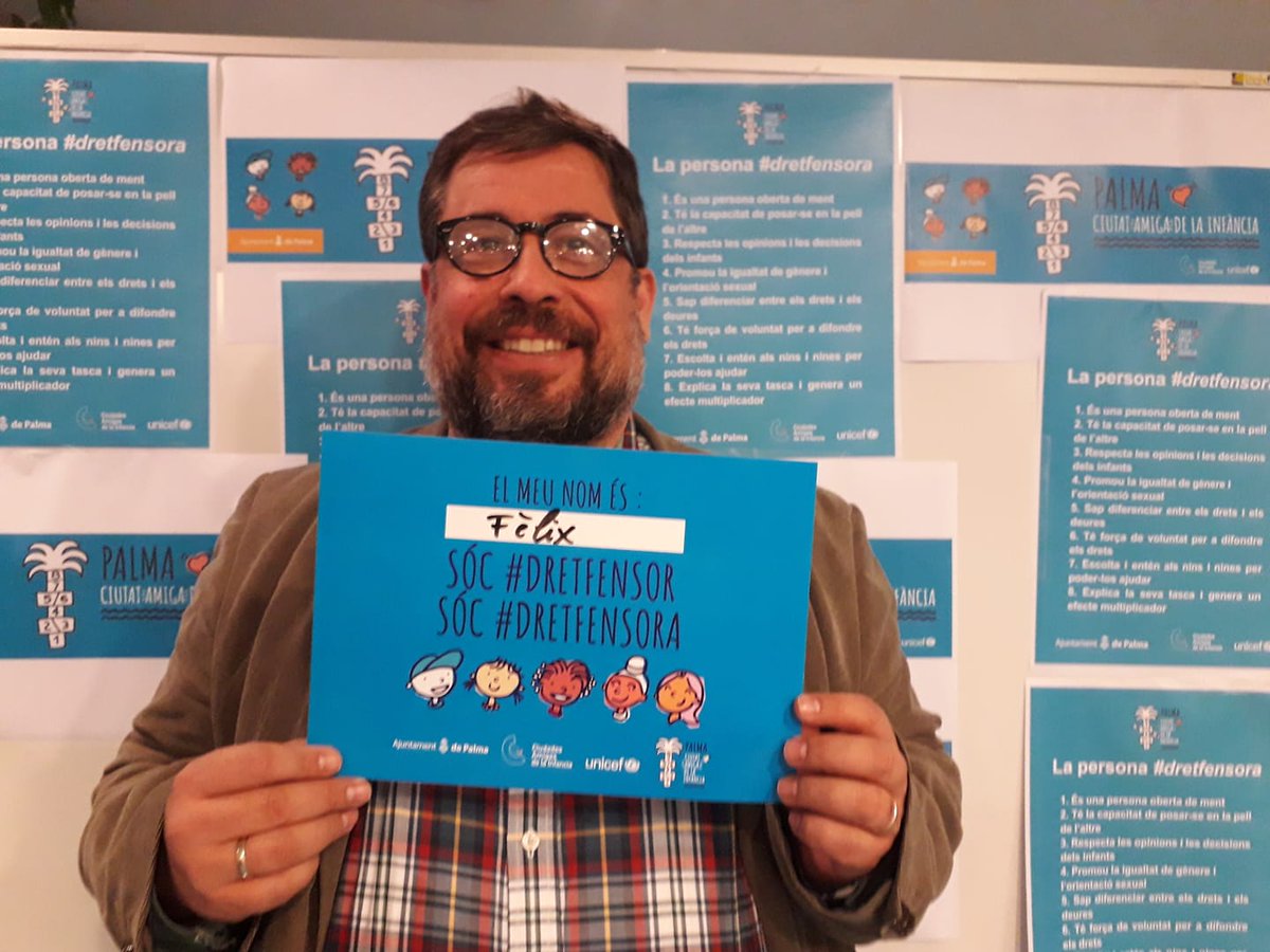 PalmaCiutatAmig's tweet photo. Ahir vàrem anar a l'Escola Municipal de Música amb la campanya #dretfensor #dretfensora. Avui ens trobareu  a les biblioteques i al Centre Flassaders.  @ajuntpalma https://t.co/W2elAObHfx