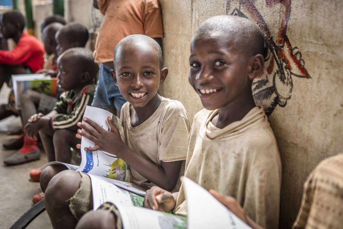 SCIRwanda's tweet photo. 🤩 Today is #InternationalMigrantsDay! Did you know Rwanda is home to over 55,000 Burundian Refugees living in Mahama Refugee Camp? Save the Children works to ensure refugee children #survive, #learn and are #protected #Rwot https://t.co/QBOilLPrLL