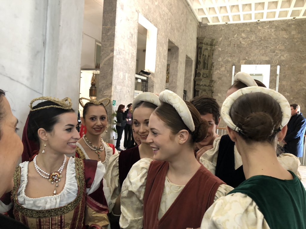 dbienna's tweet photo. #USRLAZIO Festa di Natale #reteRial il bello del lavoro di gruppo♥️ https://t.co/d8SrYmPpdM