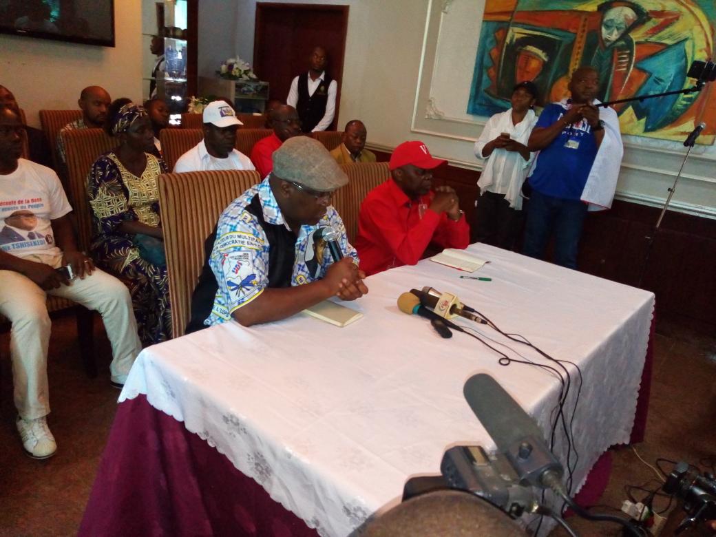 EdmondIzuba1's tweet image. #Rdc #Soucieux de rétablir de bonnes relations avec les pays amis de la Rdc, Félix Tshisekedi promet la réouverture de Maison Schengen, une fois élu président de la République. point de presse en cours à Matadi @fatshi13 @VitalKamerhe1 @MichelMoto1 @mimul20 @LydieOmanga