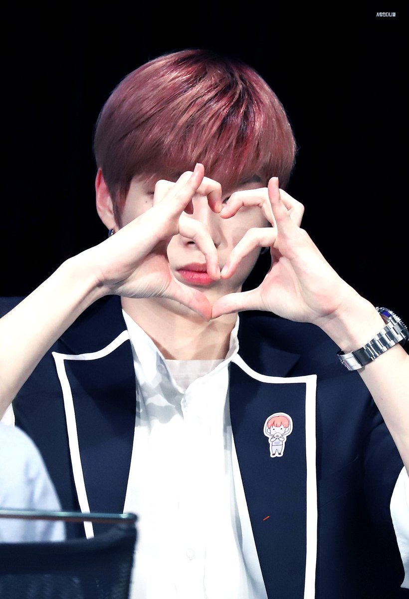 wannaDanielK's tweet photo. 181216 상암 누리꿈 팬싸 / 하뚜 천재 #강다니엘 #워너원 #Daniel #Wannaone https://t.co/gT1NUo31Uk