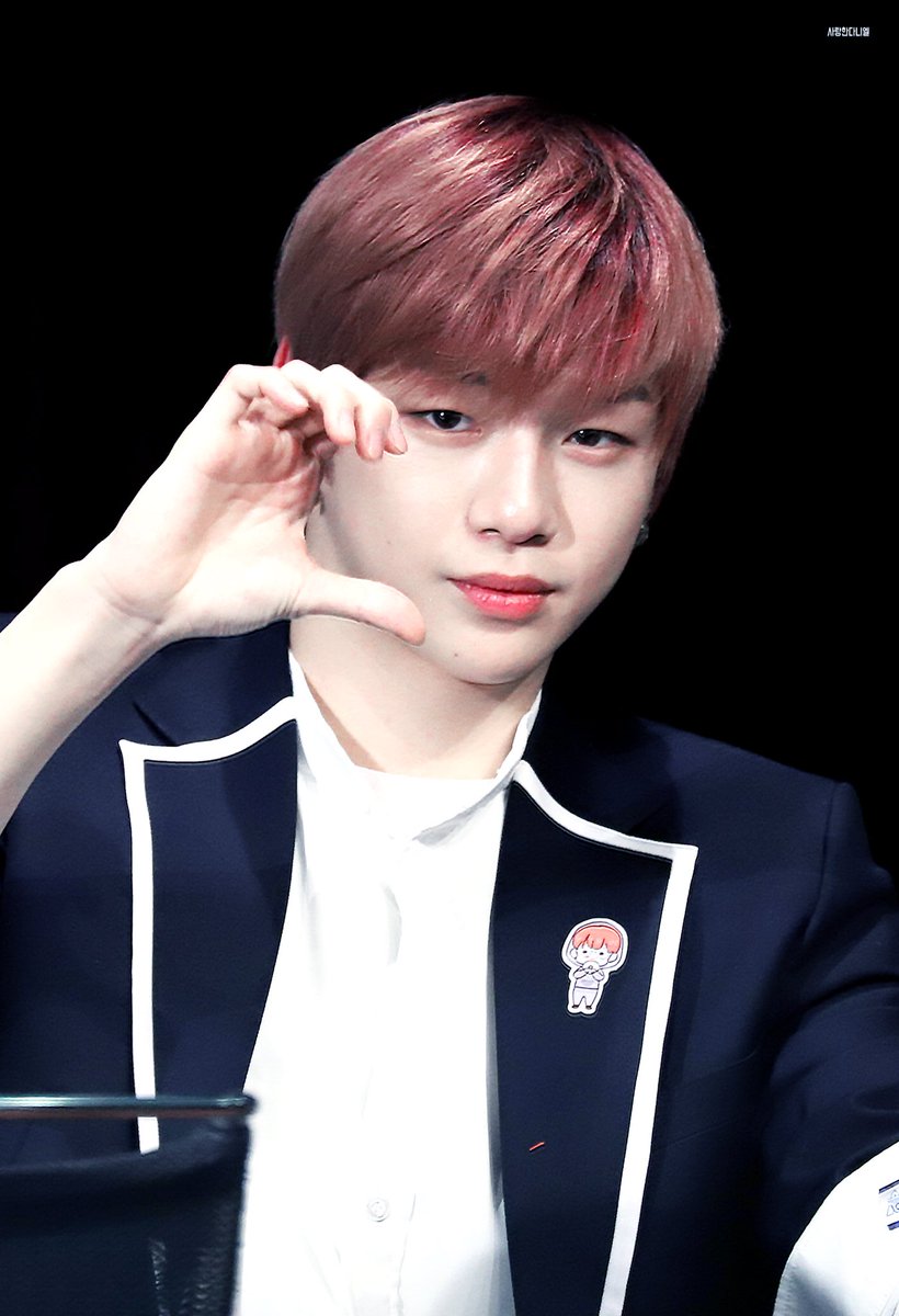 wannaDanielK's tweet photo. 181216 상암 누리꿈 팬싸 / 하뚜 천재 #강다니엘 #워너원 #Daniel #Wannaone https://t.co/gT1NUo31Uk