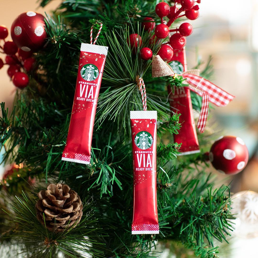 StarbucksIndia's tweet photo. #VIAReadyBrew makes for great Christmas ornaments too! ✨#BlendIsTheMagic https://t.co/nXXtbj6IEC