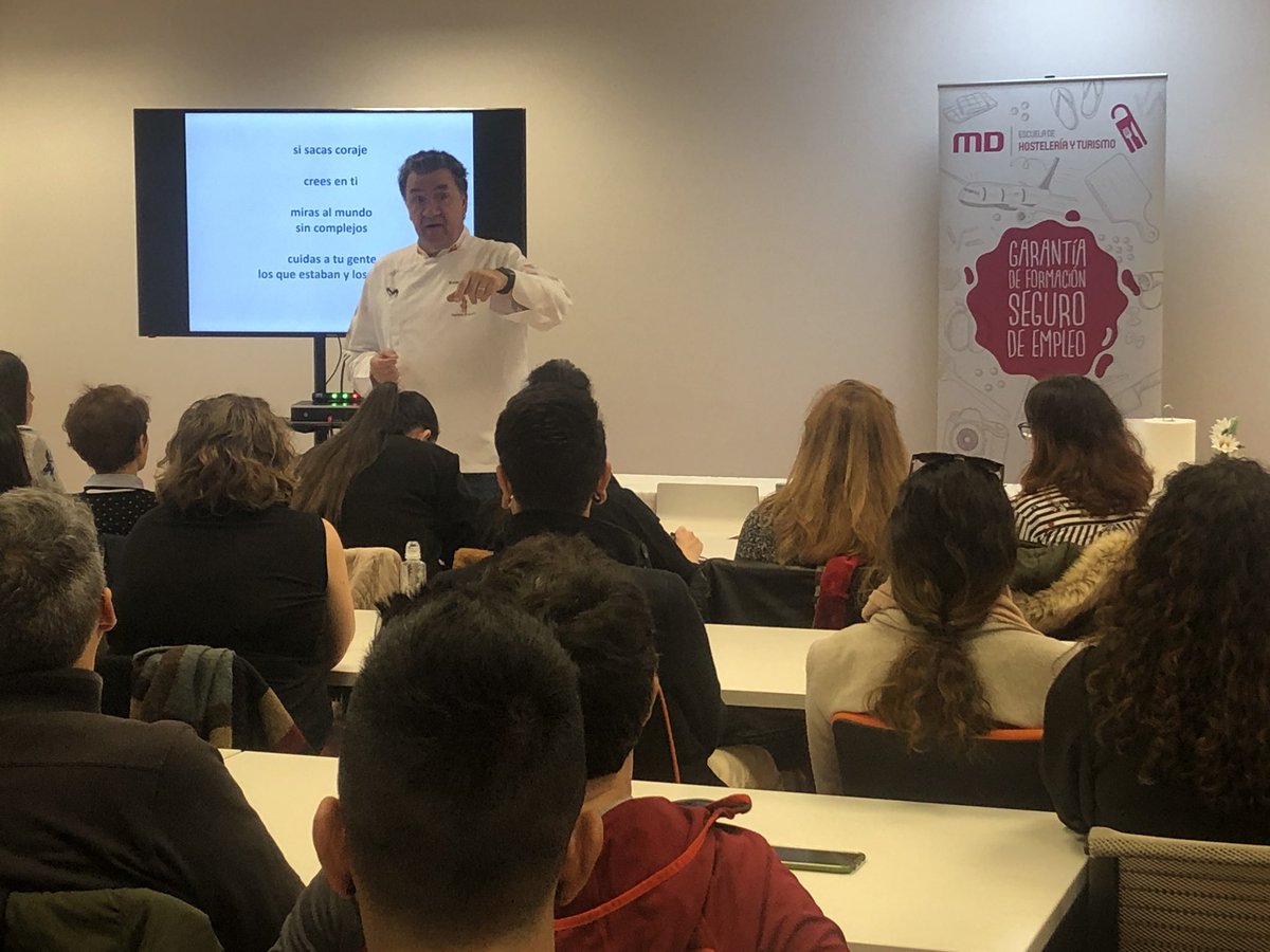 HitCooking's tweet photo. Hoy compartimos con el gran @KoldoRoyo la experiencia de la gastronomía en @MasterDGrupo Cocina que emociona, que enamora 😍🔝🍽🇪🇸🤙🏻 https://t.co/K1uTr9IJew