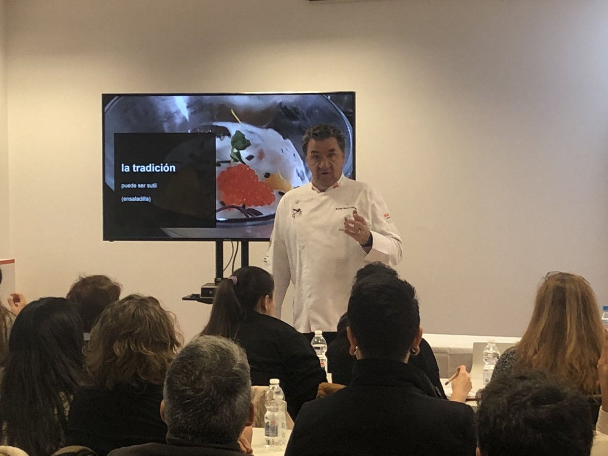 HitCooking's tweet photo. Hoy compartimos con el gran @KoldoRoyo la experiencia de la gastronomía en @MasterDGrupo Cocina que emociona, que enamora 😍🔝🍽🇪🇸🤙🏻 https://t.co/K1uTr9IJew