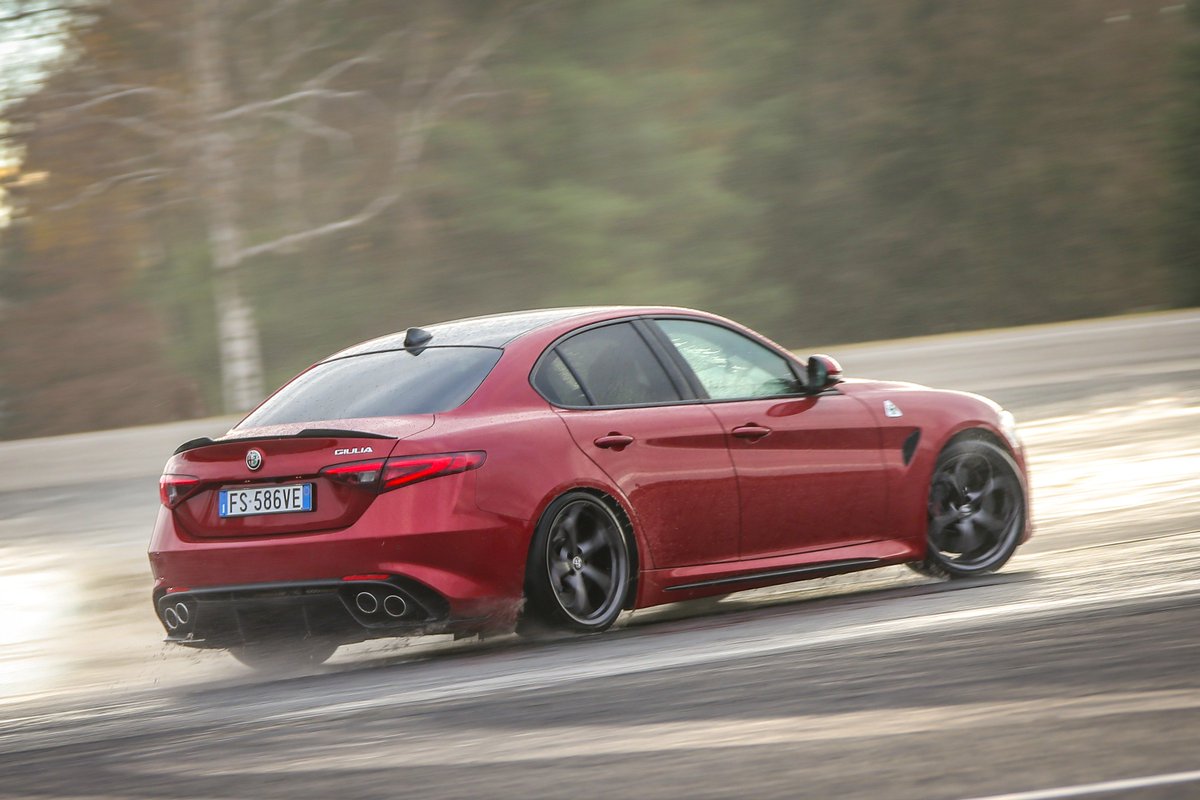 ¡Un nuevo reto por delante! Renovando su alianza con Alfa Romeo, Pirelli será el responsable técnico del Alfa Romeo Driving Academy. 👏👏👏
.
#PirelliArgentina #PerfectFit