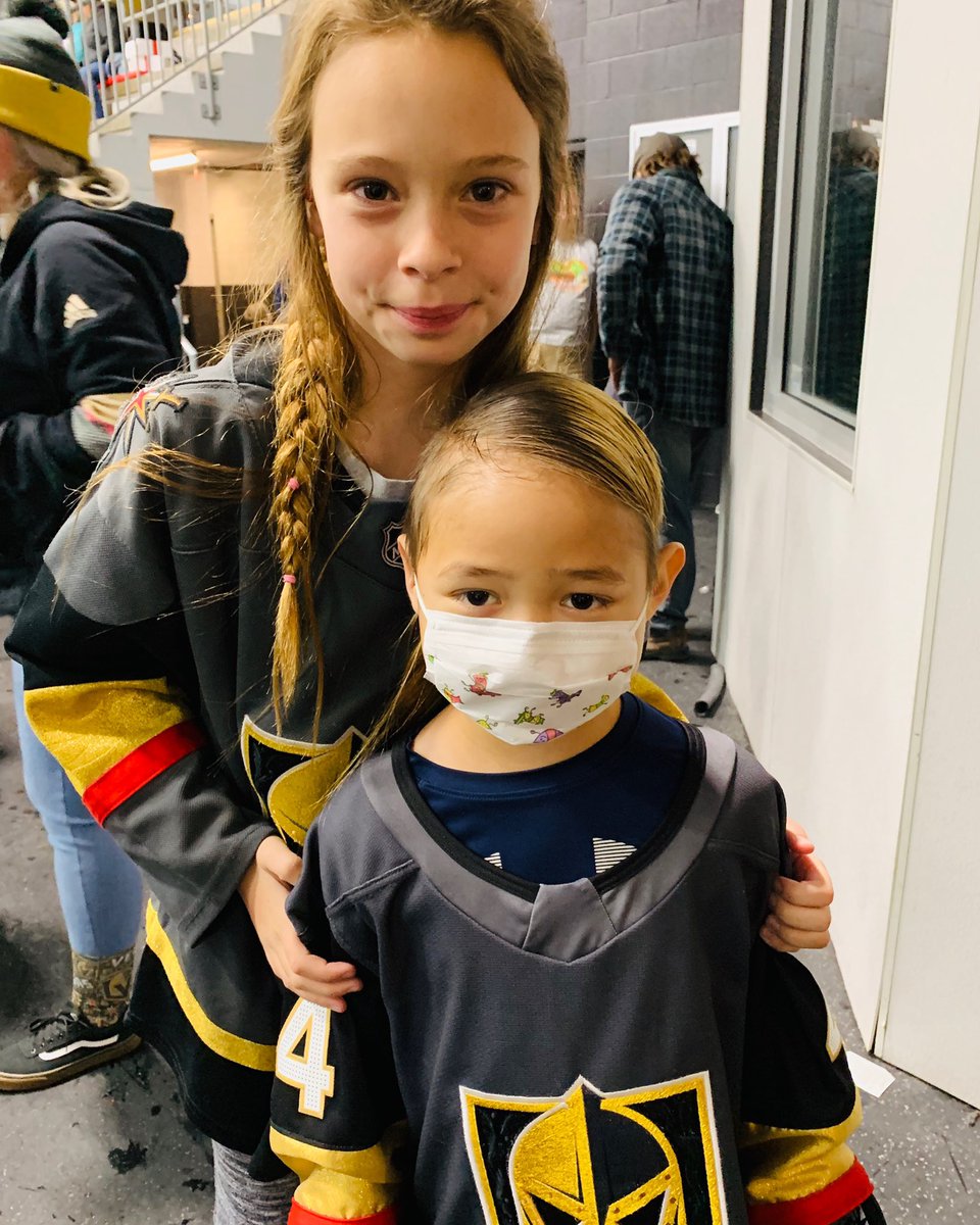 VGKHatGirlLogan's tweet photo. On Saturday night a bunch of great people showed up at @CityNatlArena to support Colin (#colin44strong)!! Colin is a Junior Golden Knight and is battling leukemia. Over $10,000 was raised to help his family with treatment costs... https://t.co/yAMDWFFoGR