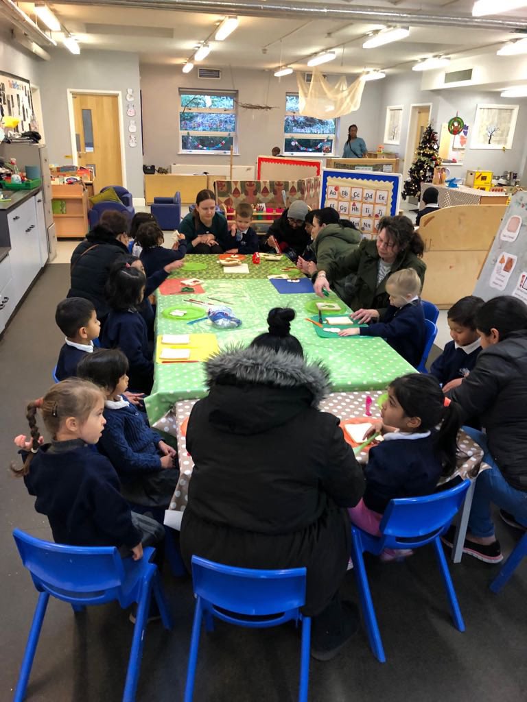 KaizenPrimary's tweet photo. The nursery children have had a busy morning making pizza with their parents this morning. #cooking #learningwithparents #ekotrust https://t.co/OgpA3Drw1q