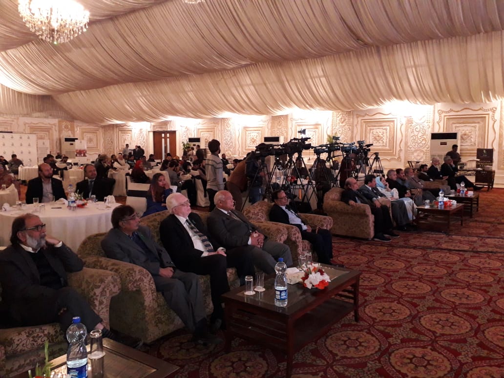 DrAmjadsaqib1's tweet photo. 2M people in Pakistan are suffering from cornea blindness. @Akhuwat in collaboration with Mayo Hospital has initiated "Akhuwat Zahra Manzoor Ilahi Cornea Transplant Project"
Let's create a better world for those who can’t see. I pledge to donate my cornea. Do you?
#Eyepledge https://t.co/8tQsS1Tx1A