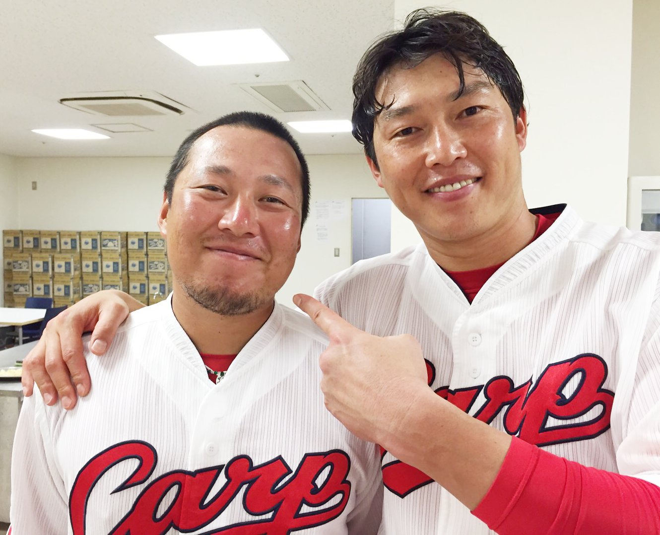Twitter এ かーぷぶーん カープ松山と横浜宮崎って似てるよな T Co A3n9y8ctjk 高打率 ミート力抜群 中距離砲 鈍足 そこそこ高齢 ジャムおじさんみたいな体型 右と左の違いはあるが 打者の特徴 と 独特の愛嬌 が似ている あだ名は